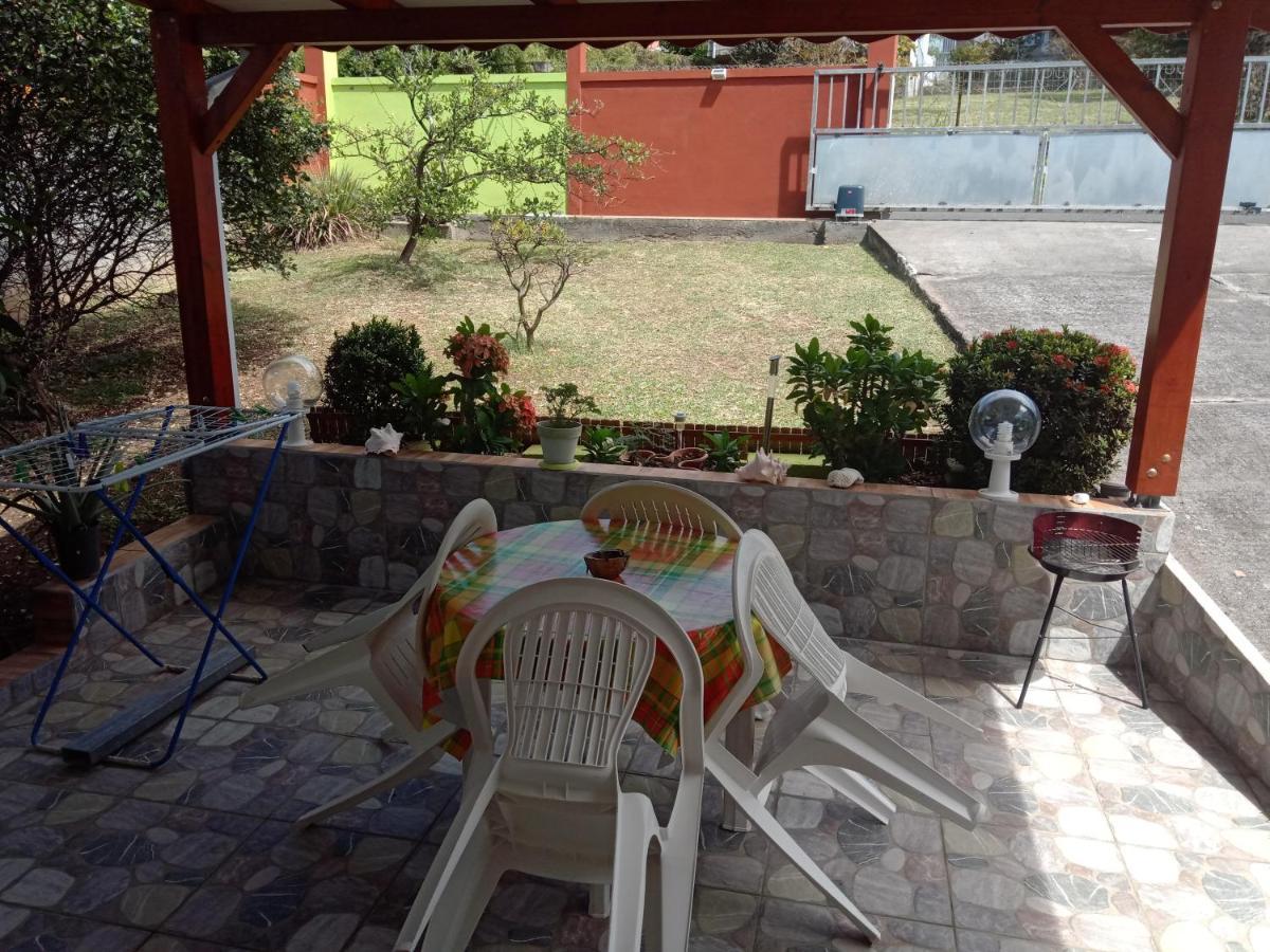 La Casa Binecha Avec Jacuzzi Villa Baillif Екстериор снимка