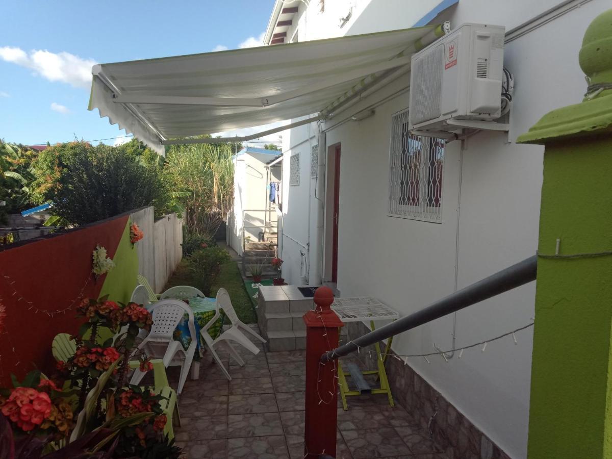 La Casa Binecha Avec Jacuzzi Villa Baillif Екстериор снимка