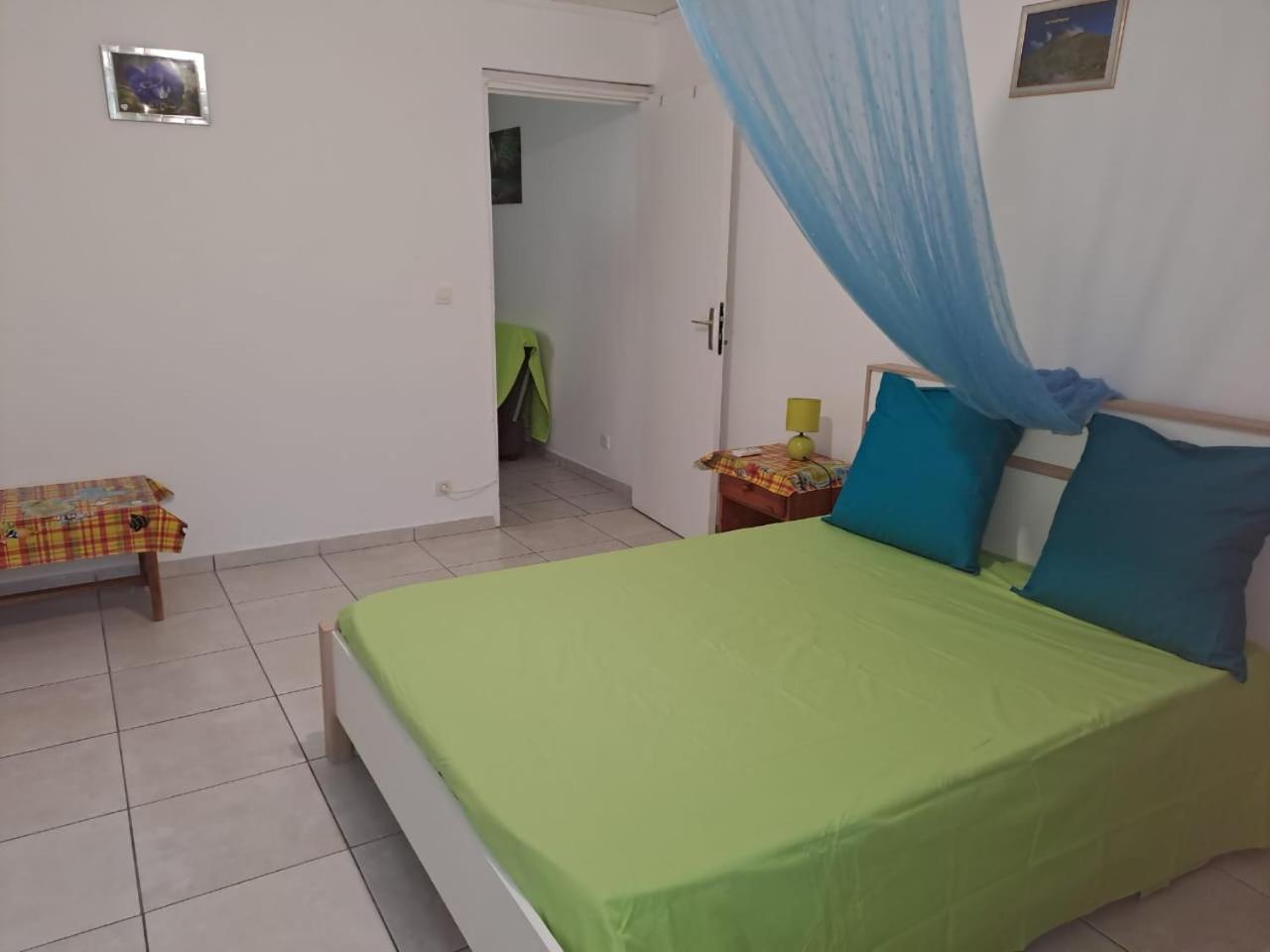 La Casa Binecha Avec Jacuzzi Villa Baillif Екстериор снимка
