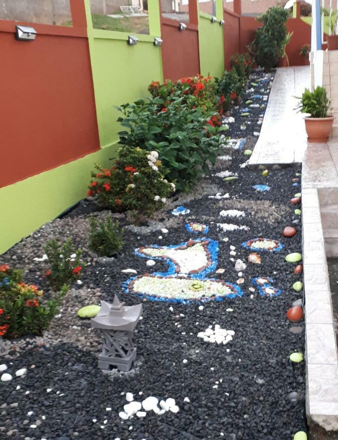 La Casa Binecha Avec Jacuzzi Villa Baillif Екстериор снимка